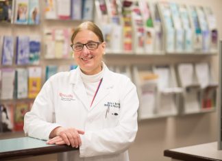 Older fathers put health of partners, unborn children at risk, Rutgers study finds