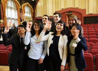 Founding a global biotechnology summit — while pursuing a PhD – Nature.com