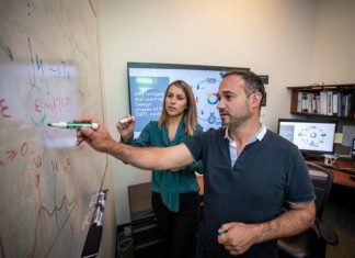 Machine learning takes on synthetic biology: algorithms can bioengineer cells for you
