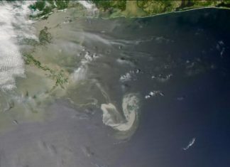 Oil in the ocean photooxides within hours to days, new study finds