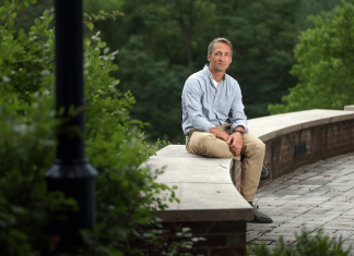 UVA scientist honored with $9 million from Howard Hughes Medical Institute