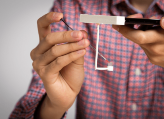 Smartphone app can vibrate a single drop of blood to determine how well it clots