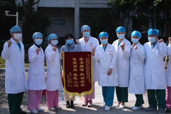 The first case of COVID pregnant mother in Guangzhou was successfully delivered by cesarean section and the newborn was in good condition; doctors treat pregnant COVID-19 patient Under Quarantine Protection