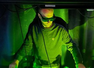 LMU researchers film energy materials as they form