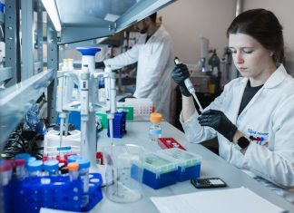 De novo antibody protein sequencing reveals novel functional and neutralizing antibodies post-SARS-CoV-2 vaccination