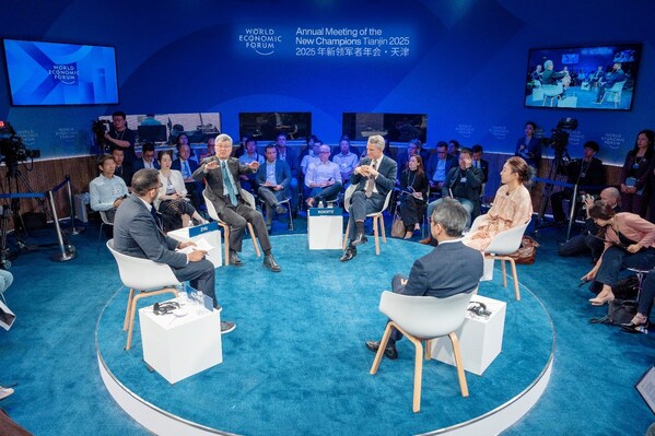 Yidu Tech’s AI Agents Now Handle 20% of Hospital Tasks: Human-Machine Collaboration Model Showcased at Summer Davos