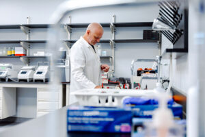 Bird Flu’s Human Risk Spurs Phage Therapy Research